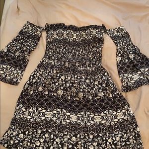 Shoulder dress with pockets!